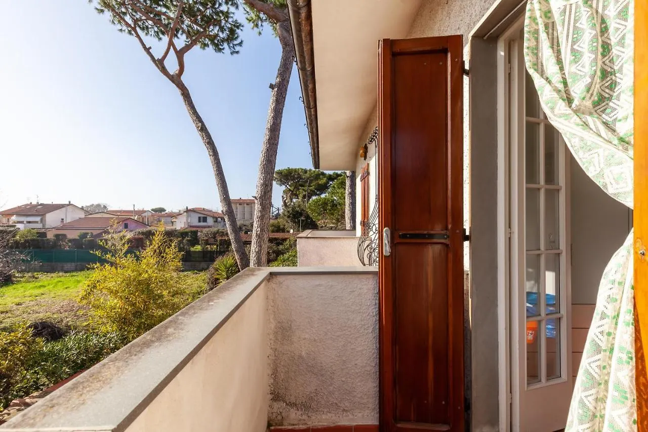 Casa Valdosti Villa Marina di Massa 0*,  Italy
