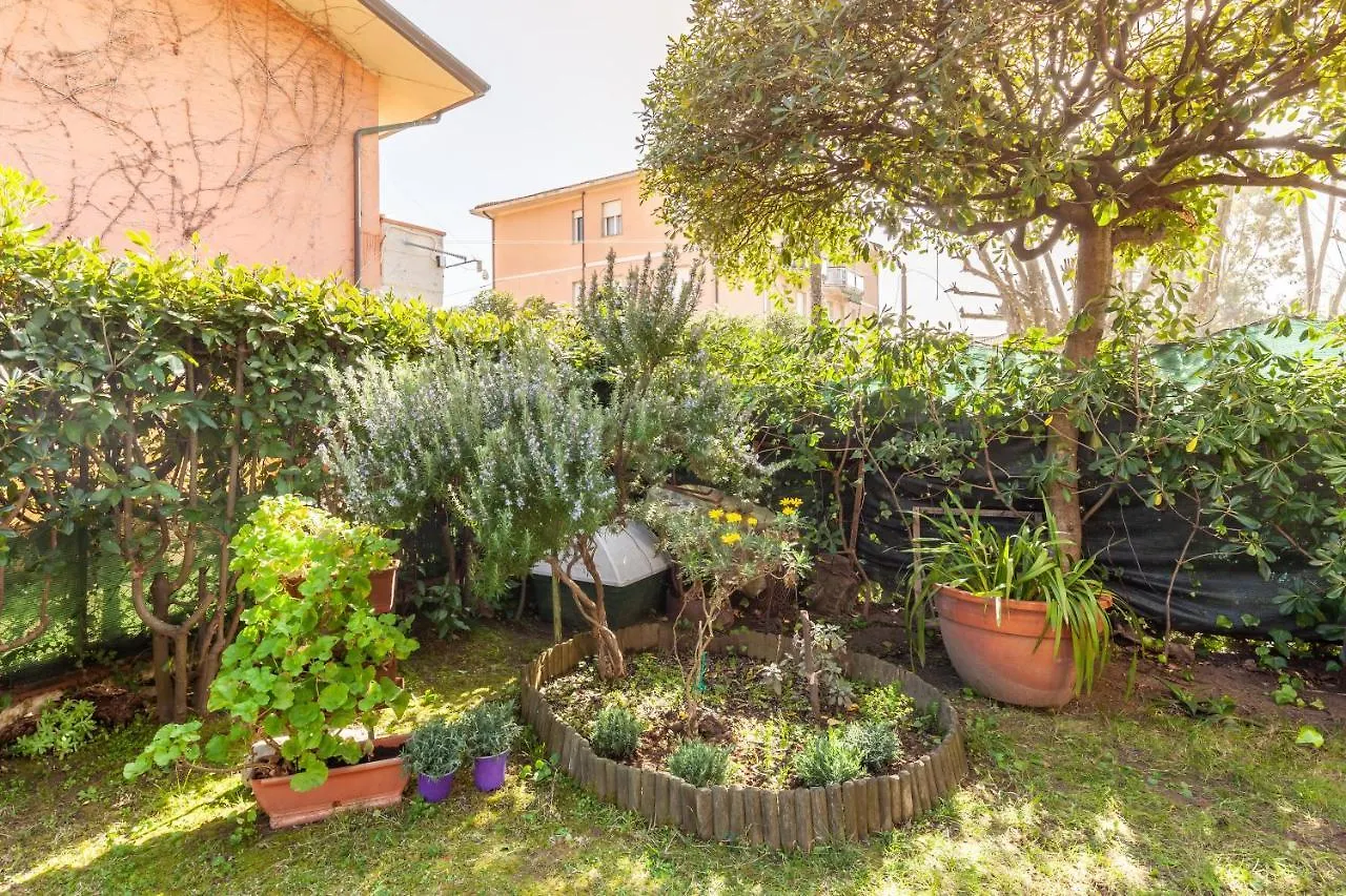 Casa Valdosti Villa Marina di Massa